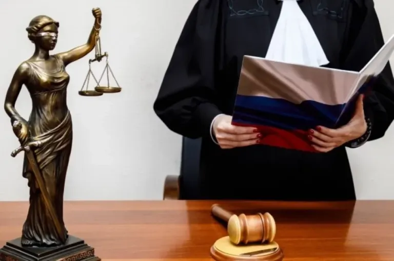 В Белоярском оштрафовали женщину за фиктивную регистрацию двух граждан