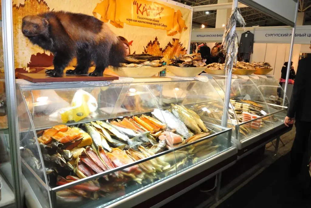 Югра привезла на агропромышленную выставку УрФО рыбу, оленину и мясные чипсы