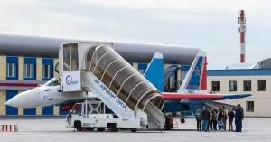 Аэропорт Сургута получил новый самоходный пассажирский трап